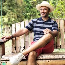 Rui unas was born in 1974, and first started dealing with the tv show business as a jornalist for a cultural program for the public television channel called. Rui Unas Assinala Aniversario Do Filho Com Rara Imagem Holofote