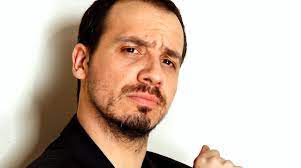 Découvrez sa biographie, le détail de ses 17 ans de carrière et toute. Alexandre Astier Kaamelott C Est Une Cour De Recre Pour Acteurs Rolling Stone