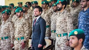 ونفى ولي العهد الأردني السابق حمزة بن حسين، الأخ غير الشقيق لحاكم البلاد الملك عبد الله الثاني، أنه كان جزءًا من أي مؤامرة أو منظمة شائنة أو جماعة مدعومة من الخارج كما هو الحال دائمًا هنا لكل من يتحدث. Ø§Ù„Ø¨ÙˆØ§Ø¨Ø© Ù†ÙŠÙˆØ² ÙˆÙ„ÙŠ Ø¹Ù‡Ø¯ Ø§Ù„Ø£Ø±Ø¯Ù† ÙŠØ´Ø§Ø±Ùƒ ÙÙŠ ØªÙ…Ø±ÙŠÙ† Ø¹Ø³ÙƒØ±ÙŠ Ø¨Ø§Ù„Ø¨Ø­Ø±ÙŠÙ†