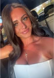 Angela Sealey's Instagram, Twitter & Facebook