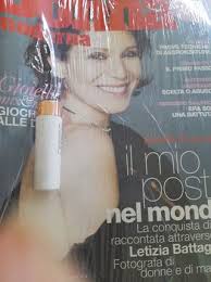 Rossetto Essence This is me Semi Shine con Donna Moderna