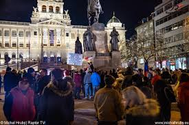 Zdarma pro komerční použití netřeba uvádět zdroj bez autorských práv. Fotogalerie Demonstrace Na Vaclavskem Namesti V Praze 31 12 2020 Raptor Tv