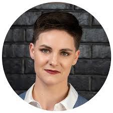 Alex Maynez's Instagram, Twitter & Facebook