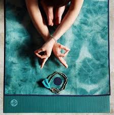 After a long day, i enjoy rolling out this mat. Yogitoes Non Slip Hot Yoga Towel With Skidless Technology Manduka Manduka Eu
