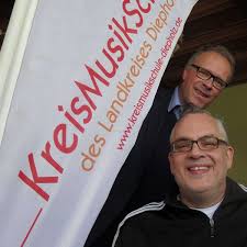 Demnach sei er am mittwoch, den 02. Ex Drummer Der Erfolgsband Pur Nun Dozent Der Kreismusikschule Syke
