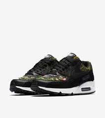 In the lightweight nature of a blousy top, try the coolness of a sleeveless design. Women S Nike Air Max 90 Spring Garden Nike Snkrs