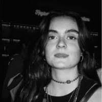 Tessa Roche's Instagram, Twitter & Facebook