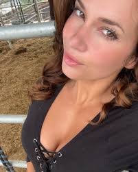 Savannah Sweet's Instagram, Twitter & Facebook