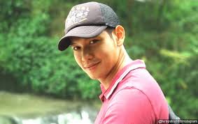 Tulis Caption Romantis Ferly Putra Kenalkan Kekasih Baru