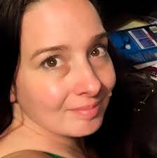 What are some air conditioning options for a pop-up camper?