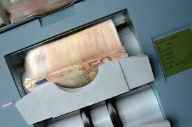 Lira sterlină scade din nou. Curs Valutar 31 Iulie 2020 CotaÈ›iile Zilei Aurul Ajunge La Un Nou Maxim Istoric Dcnews