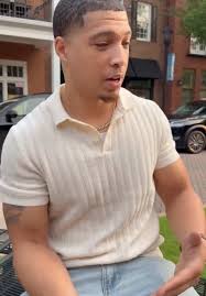 Amber Droping Off A Key to Kevin Restaurant in Kountry Wayne Skits