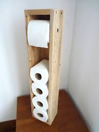 Derouleur Papier Toilettes Bois Palettes Un Grand Marche En 2020 Derouleur Papier Toilette Papier Toilette Rangement Papier Toilette