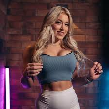 Elle Brooke flaunts 7kg body transformation ahead of boxing fight with Love  Island star - Daily Star