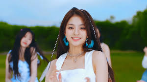 Popgasa fromis_9 english, fromis_9, kpop, lirik lagu, lyrics, translation leave a comment. Fromis 9 We Go Who S Who K Pop Database Dbkpop Com