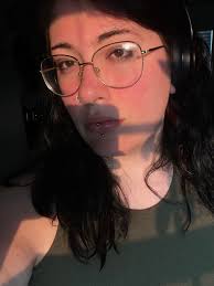 Showing off my backpack again because I already saw like 3 ppl do it (I  blinked and MiziSua keychains were GONE!! 🤯🤯🤯🤯) Guess my favorite  anime!! Impossible challenge! (I also had to