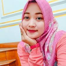 What is the correct verb to use in the sentence 'I will ....late'?