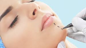 3 عمليات تجميل هي الأكثر خطورة.. تعرف عليها