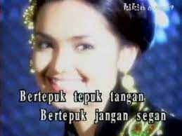 Lagu dato' sri siti nurhaliza bertajuk joget berhibur di cover oleh peminat cilik beliau nur auni irdina. Joget Berhibur Siti Nurhaliza Youtube