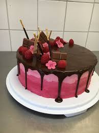 Hier Kommt Ein Tortchen Welches Ich Schon Eine Ganze Weile Machen Wollte Wofur Sich Aber Nie Die Gelegenh Cake Recipes For Beginners Cake Desserts Drip Cakes