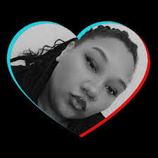 Deedra Brown's Instagram, Twitter & Facebook