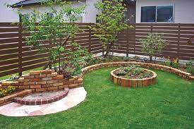 お庭や外構をナチュラルでお洒落なイメージに アルファウッドフェンス 庭 新築 庭 庭 デザイン ナチュラル