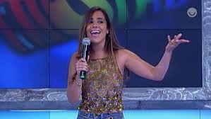 Em meados de 1999, wanessa, aos 17 anos, foi convidada pela em 2007, wanessa iniciou uma turnê com seu pai zezé di camargo, intitulada turnê pai e filha. Wanessa Camargo Relembra Primeira Apresentacao No Domingao Tremia Domingao Do Faustao Gshow