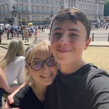 greggrosenthal Can argue till the Superbowl about whether it was a pick or  a completion. But fundamentally, in that situation refs have got to take  their time to review it. Could pressure