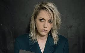 Santa Guerra”, il film diretto da Samantha Casella