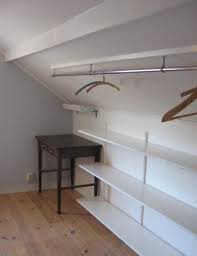 Pin Von Oles Tsupka Auf Ideyi Dlya Domu Kleiderschrank Fur Dachschrage Dachgeschoss Schlafzimmer Und Begehbarer Kleiderschrank Dachschrage