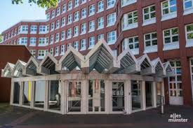 Wohngemeinschaft münster ab 370 €, helle 3 zimmer dachgeschosswohnung in ruhiger lage von münster angelmodde. K8jqtrkpimlgam