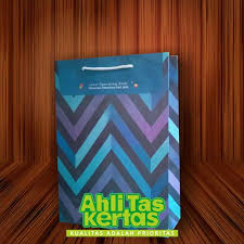 Paper bag murah untuk gantikan plastik belanjaan bisa pesan ke 08174104111. Paper Bag Batik Custom Murah Ahli Tas Kertas Paper Bag