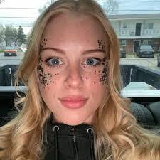 Chanel Moss's Instagram, Twitter & Facebook