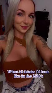 I couldnt decide which one I liked so here’s both 😋 also makes me kinda  miss my naturally dark hair #aifiltertrend #CapCut #70saesthetic #hippiegirl