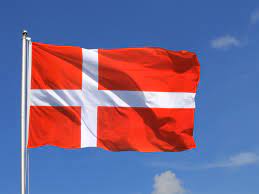 Wusstet ihr zum beispiel, dass es verboten ist, eine andere nationalflagge als die dänische alleinstehend in dänemark zu hissen (außer der flaggen der nordischen länder, der eu und der un)? Danemark Flagge Danische Fahne Dannebrog Hier Kaufen