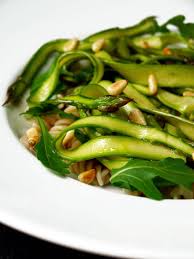 Salade D Asperges Vertes Dressee Asperge Salade Salade Recettes Saines Et Faciles