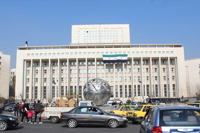 حاكم مصرف سوريا المركزي لرويترز: دمشق طلبت عروضا من موردين لطباعة أوراق نقدية جديدة | رويترز