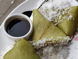Kelapa parut dicampur dengan tepung sagu, ampas kelapa, dan garam. 5 Kue Tradisional Dengan Kuah Gula Merah Cocok Untuk Menu Buka Puasa Okezone Muslim