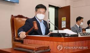 안규백, 민주당 원내대표 불출마…박완주·윤호중 '2파전'. ìœ¤í˜¸ì¤' ìƒˆ ì§€ë„ë¶€ì— ê°œí˜ê³¼ì œ ì™„ìˆ˜ ëŒ€ìž¥ì • ì´ëŒì–´ë‹¬ë¼ í•œê²½ë‹·ì»´