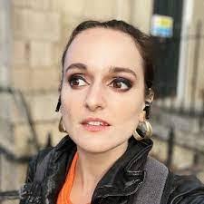 Annie Mcgrath's Instagram, Twitter & Facebook