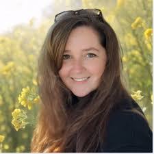 Heidi Cowan's Instagram, Twitter & Facebook