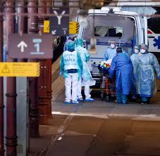 The patient later followed her to her car and pinned her against the bonnet. Schach Kandidatenturnier Turnier Ist Wie Ein Fest Wahrend Der Pest Welt