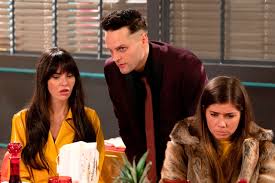 Katie gets wired up for a dinner at screamin' eddie's. Liam Hosts A Deadly Dinner Party In Hollyoaks Inside Soap