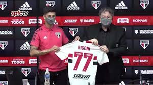 Rubens chiri/saopaulofc.net rojas só tem contrato com o são paulo até o próximo domingo. Rigoni Posa Com Taca Do Paulistao E Apresentado Pelo Sao Paulo E Detalha Como Pode Atuar Sao Paulo Ge