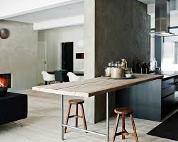 En primer lugar podemos ver las encimeras de madera laminada. Cocinas Modernas Con Barra 38 Disenos Que Se Ven Increibles