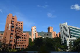 There is a big mall just next to the hotel. El Poblado Una De Las Mejores Opciones Para Vivir En Medellin Inmobiliaria Alberto Alvarez