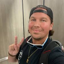 Waffle House 3am drunk breakfast interpretation