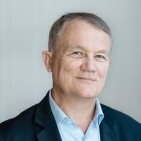 E-mail e telefone de Luis Russo