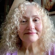 I'll have a big post up later today about books, bead kits, workshops, MIT  in January 2024, and so much more, but I wanted to tell you that my beloved  cat Miss