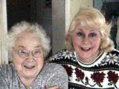 Amy Linderman's Instagram, Twitter & Facebook